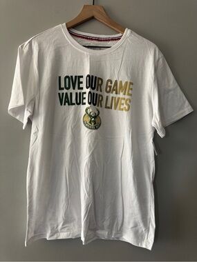 NWT | FISLL | Milwaukee bucks love our game value our lives t shirt | M